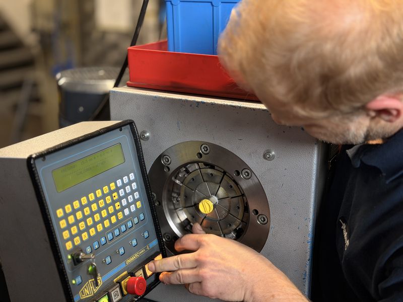 Wiebeck Hydraulik – Parker Schlauchkonfektionierung Pressmaschine