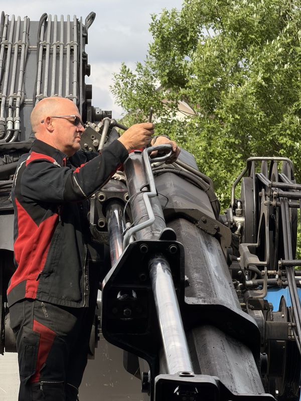 Wiebeck Hydraulik – UVV-Prüfung Wartung Autokran